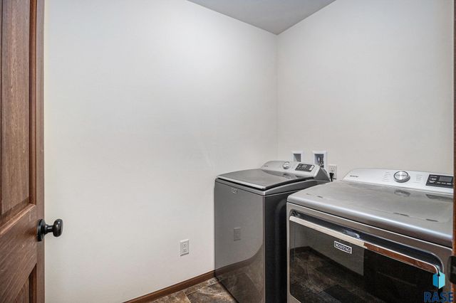 4905 E 62nd St Street, Sioux Falls, SD 57108