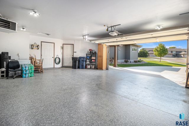 4905 E 62nd St Street, Sioux Falls, SD 57108