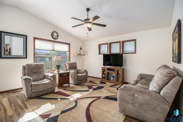 4905 E 62nd St Street, Sioux Falls, SD 57108