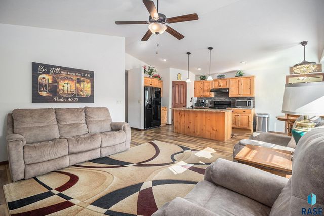 4905 E 62nd St Street, Sioux Falls, SD 57108