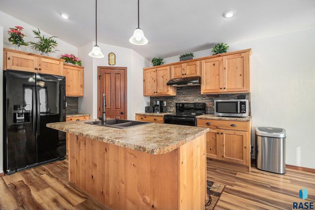 4905 E 62nd St Street, Sioux Falls, SD 57108