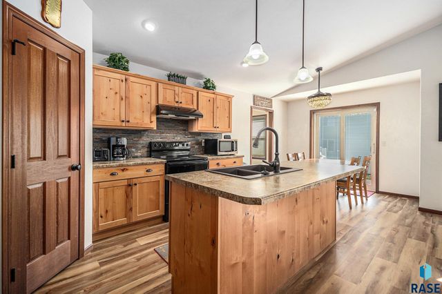 4905 E 62nd St Street, Sioux Falls, SD 57108