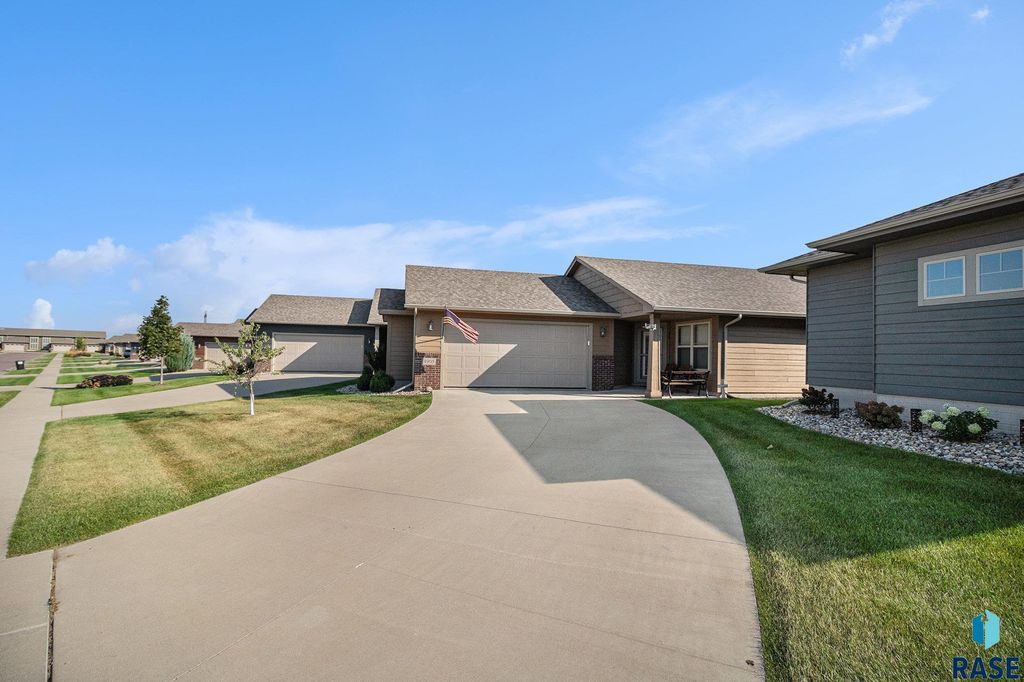 4905 E 62nd St Street, Sioux Falls, SD 57108
