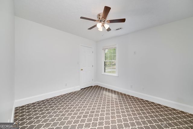 604 Country Lake Drive, Hampton, GA 30228