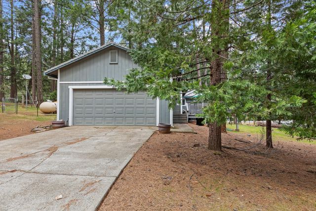 5680 Azalea Cir, Pollock Pines, CA 95726