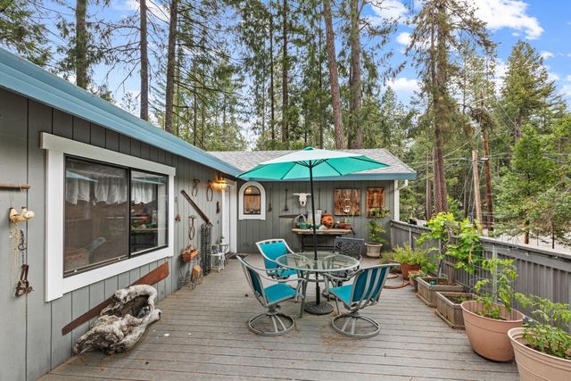 5680 Azalea Cir, Pollock Pines, CA 95726