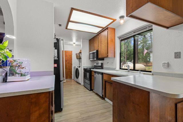 5680 Azalea Cir, Pollock Pines, CA 95726