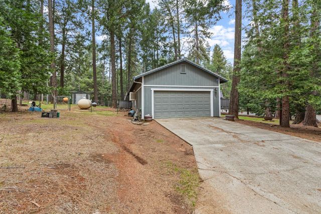 5680 Azalea Cir, Pollock Pines, CA 95726