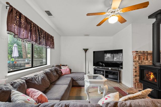 5680 Azalea Cir, Pollock Pines, CA 95726