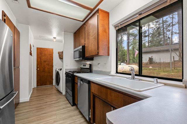 5680 Azalea Cir, Pollock Pines, CA 95726