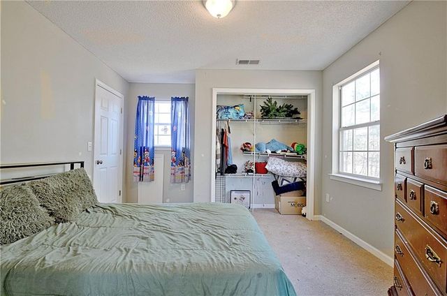 8627 Foxridge Drive, Winston, GA 30187