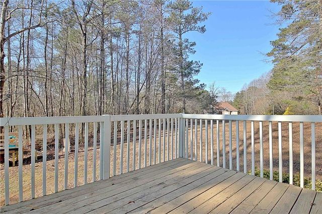 8627 Foxridge Drive, Winston, GA 30187