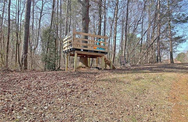 8627 Foxridge Drive, Winston, GA 30187