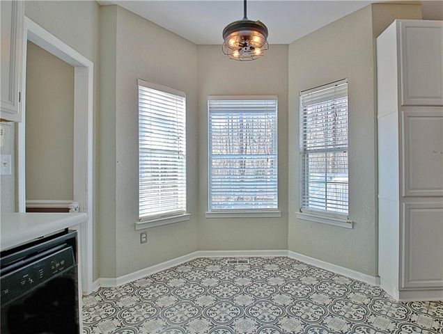 8627 Foxridge Drive, Winston, GA 30187