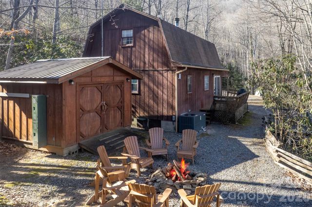 244 Grindstone Knob Road, Whittier, NC 28789