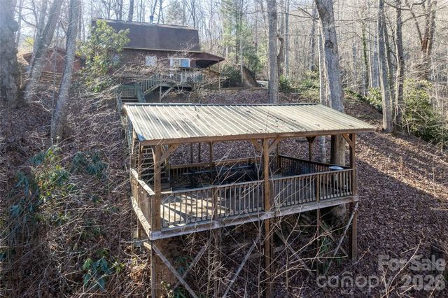 244 Grindstone Knob Road, Whittier, NC 28789