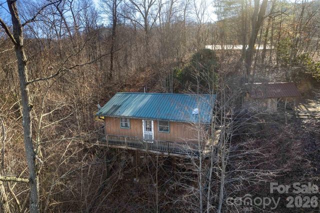 244 Grindstone Knob Road, Whittier, NC 28789