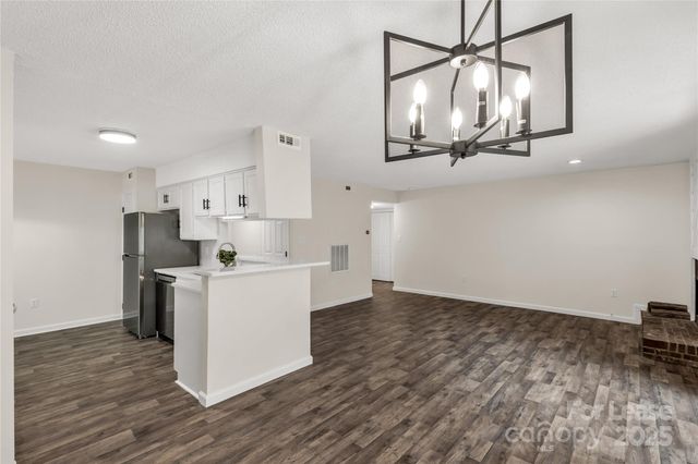 7205 Winery Lane, Charlotte, NC 28227