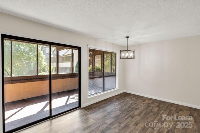 7205 Winery Lane, Charlotte, NC 28227