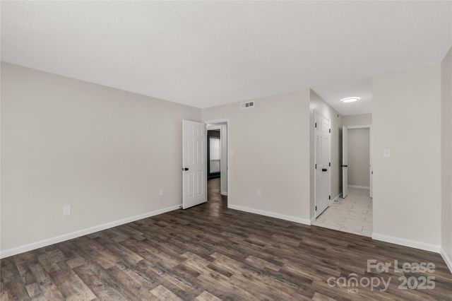 7205 Winery Lane, Charlotte, NC 28227