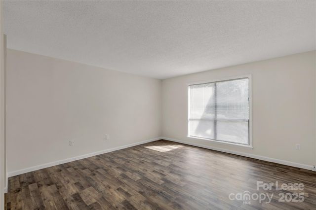 7205 Winery Lane, Charlotte, NC 28227