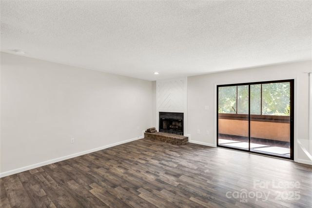 7205 Winery Lane, Charlotte, NC 28227