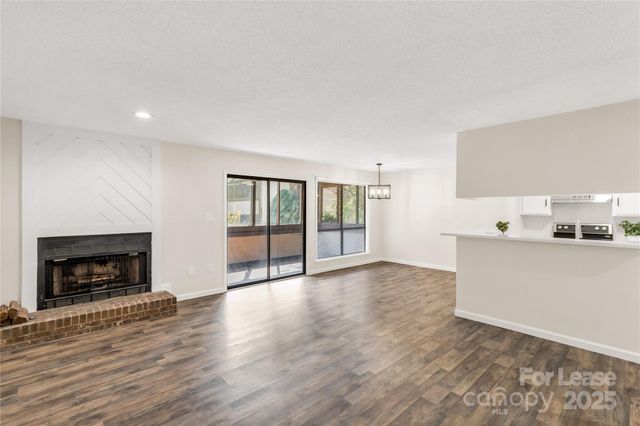 7205 Winery Lane, Charlotte, NC 28227