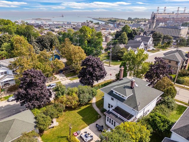 204 W Jackson STREET, Port Washington, WI 53074