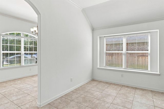 637 Maple Point Drive E, Conroe, TX 77301