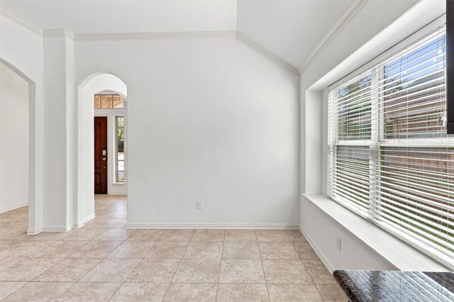 637 Maple Point Drive E, Conroe, TX 77301