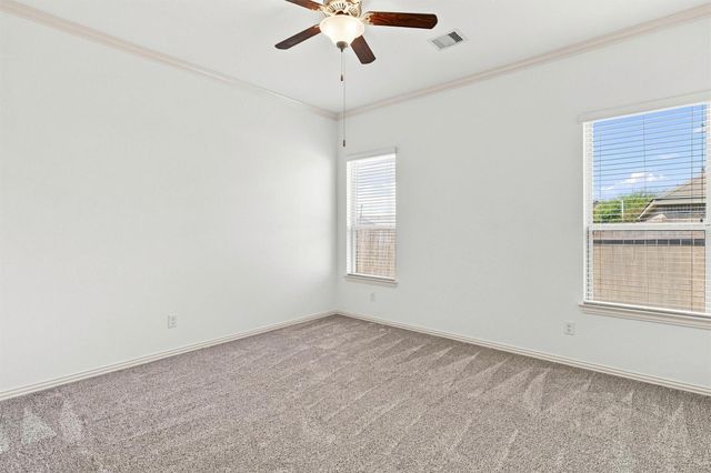637 Maple Point Drive E, Conroe, TX 77301
