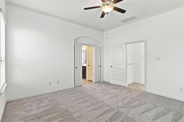 637 Maple Point Drive E, Conroe, TX 77301