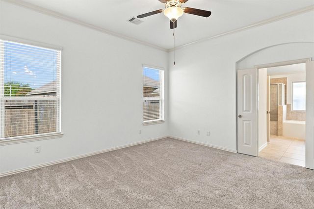 637 Maple Point Drive E, Conroe, TX 77301