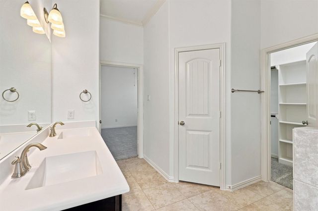 637 Maple Point Drive E, Conroe, TX 77301