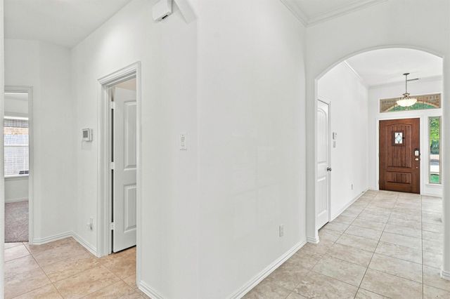637 Maple Point Drive E, Conroe, TX 77301