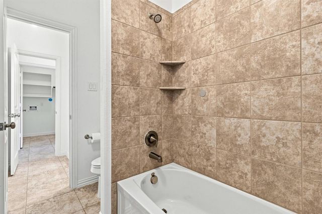 637 Maple Point Drive E, Conroe, TX 77301