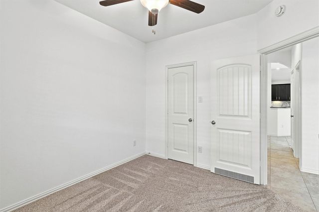 637 Maple Point Drive E, Conroe, TX 77301