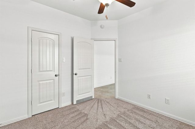 637 Maple Point Drive E, Conroe, TX 77301