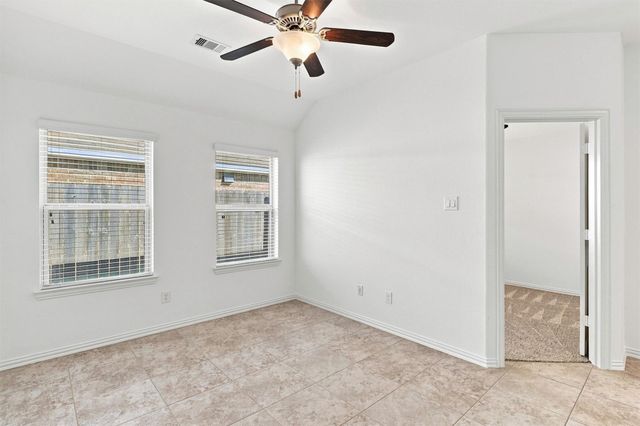 637 Maple Point Drive E, Conroe, TX 77301