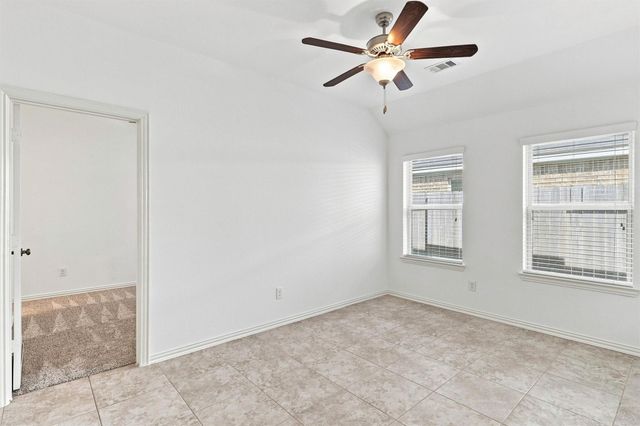 637 Maple Point Drive E, Conroe, TX 77301