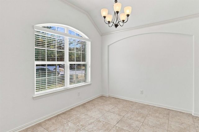 637 Maple Point Drive E, Conroe, TX 77301