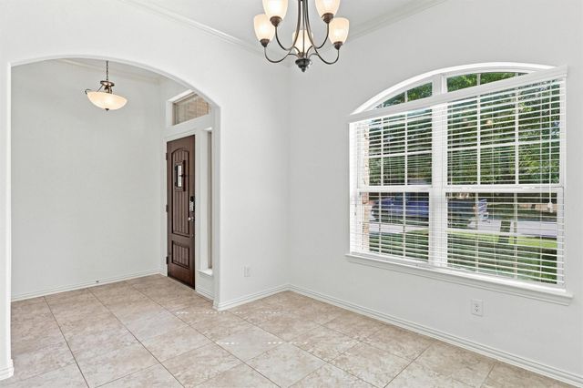 637 Maple Point Drive E, Conroe, TX 77301