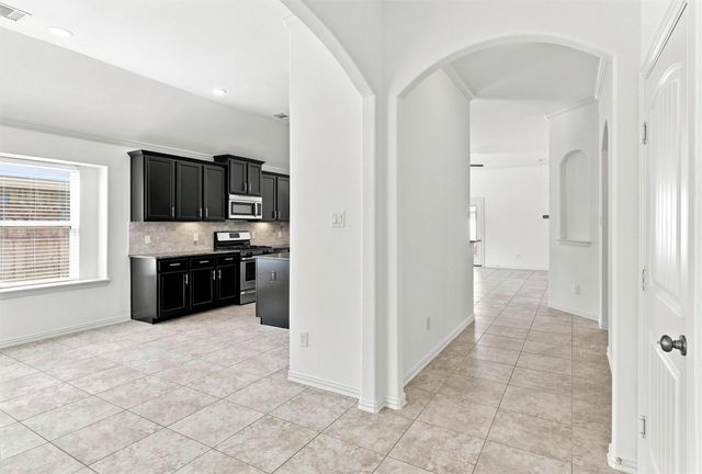 637 Maple Point Drive E, Conroe, TX 77301