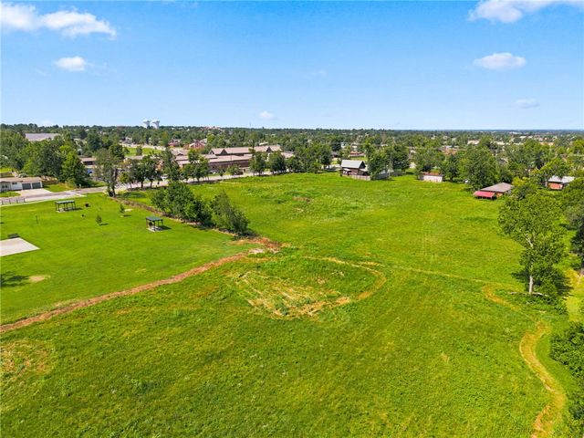 W Pine Street, Rogers, AR 72758