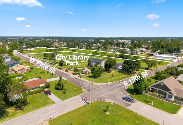W Pine Street, Rogers, AR 72758