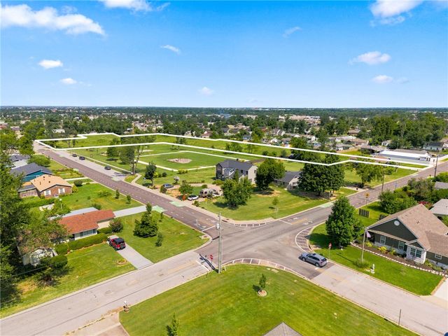W Pine Street, Rogers, AR 72758