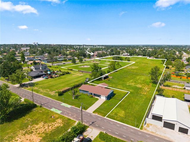 W Pine Street, Rogers, AR 72758