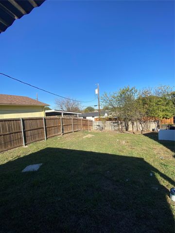 6026 Crosswood Lane, Dallas, TX 75241