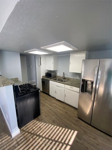 6026 Crosswood Lane, Dallas, TX 75241