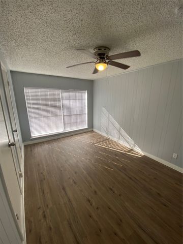 6026 Crosswood Lane, Dallas, TX 75241